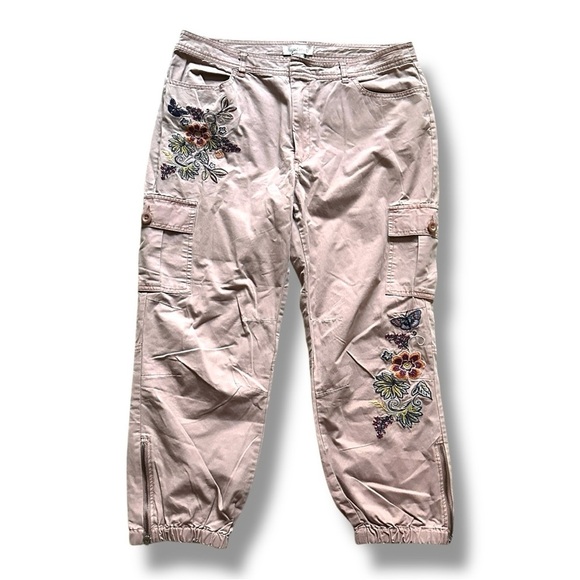 Sundance Vivant Mauve Flower Embroidered Cargo Joggers Women’s Size P12 Boho NWT - Picture 2 of 16